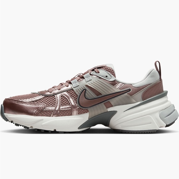 Women's Nike V2K running sneakers - Picture 10 of 11